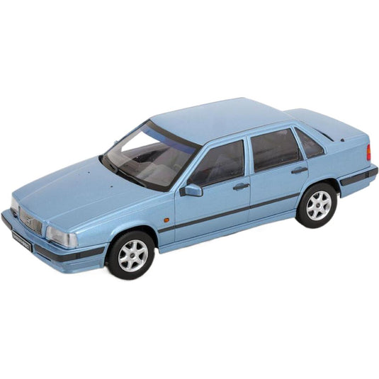 Volvoボルボ 850 1993 ライトブルーメタリック / TRIPLE9 1/18 ミニカー