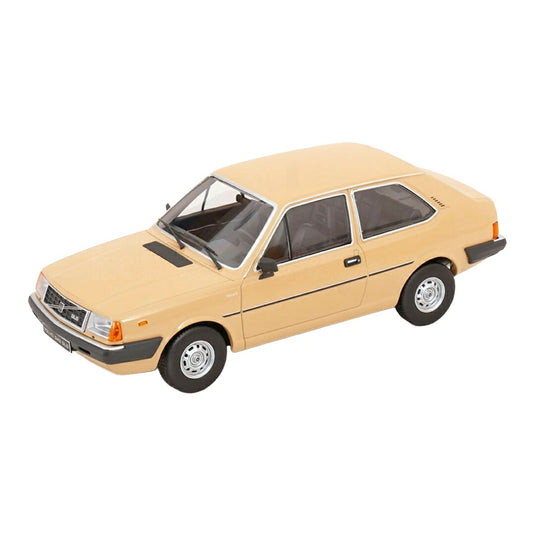 【予約】 Volvoボルボ 343 GLS 1982 クリーム / TRIPLE9 1/18 ミニカー