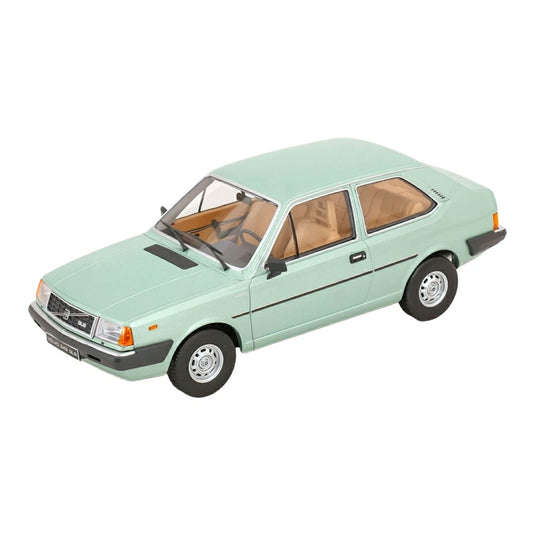【予約】 Volvoボルボ 343 GLS 1982 ライトグリーンメタリック / TRIPLE9 1/18 ミニカー