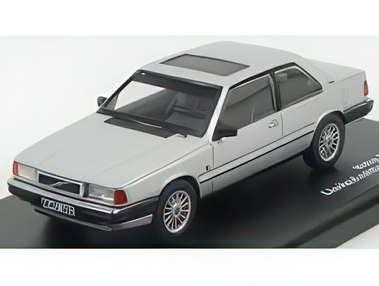 Volvo 780 Bertone 1987 シルバー ブラックインテリア/ TRIPLE9 1/43 ミニカー