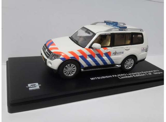 2010 Mitsubishi パジェロ オランダ警察 ホワイトブルー/TRIPLE9 1/43ミニカー 504台限定