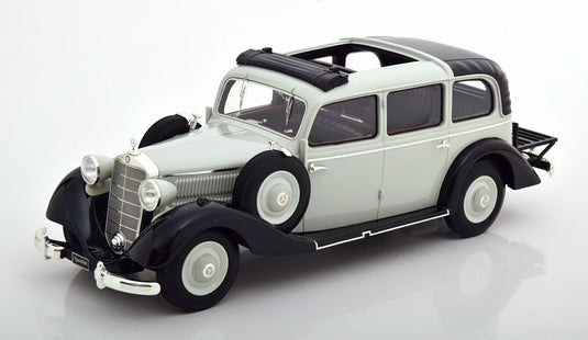 Mercedesメルセデス 260D Pullmanプルマン サンルーフ開 1936 ライトグレーブラック / TRIPLE9 1/18 ミニカー
