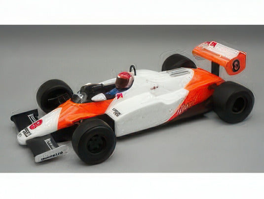 【予約】12月以降発売予定McLAREN F1 MP4/1C N 8 USA ロングビーチGP (パイロットフィギュア付き) 1983 ニキ・ラウダ ホワイト レッド/ Tecno 1/18 ミニカー