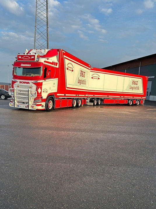 【予約】2026年発売予定 Daniel Karlsson スカニア Next Gen S-serie 24m コンビトレーラー レッド/ホワイト / Tekno 1/50 ミニカー トラック模型