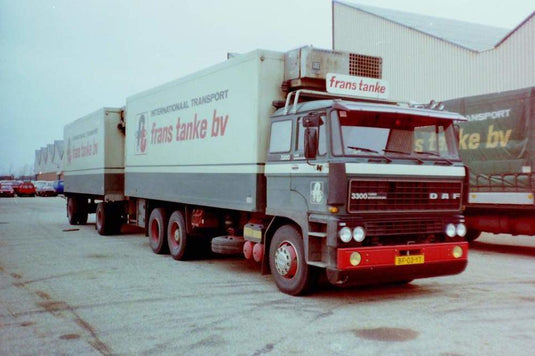 【予約】2027年発売予定 Frans Tanke BV DAF 3300 2軸 冷凍冷蔵トレーラー ホワイト / Tekno 1/50 ミニカー トラック模型