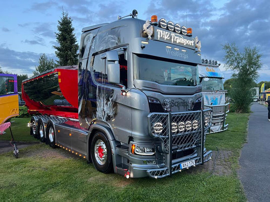 【予約】2026年発売予定 Thiz スカニア Next Gen R-Highline 8x4 フックリフト アスファルトコンテナ シルバー / Tekno 1/50 ミニカー トラック模型