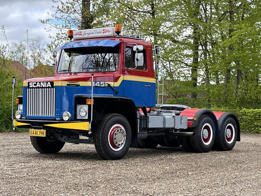 【予約】2026年発売予定 J?rgen Dam スカニア T145 6x4 トラクタ レッド/ブルー / Tekno 1/50 ミニカー トラック模型