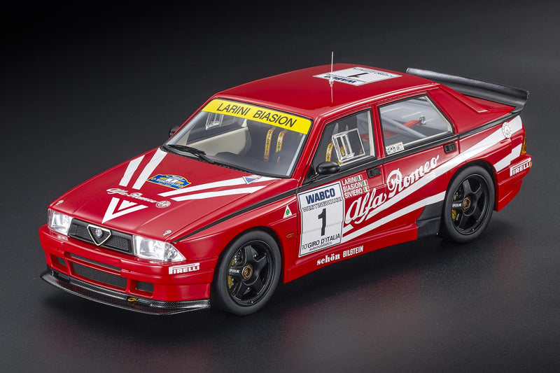 ギャラリービューアに画像をロードする, ALFA ROMEO 75 ターボ エヴォルツィオーネ IMSA 1号車 1989年ジロ・デ・イタリア 2位 ドライバー:ニコラ・ラリーニ/ミキ・ビアシオン/ティツィアーノ・シビエロ レッド/ホワイト/TOPMARQUES 1/18ミニカー
