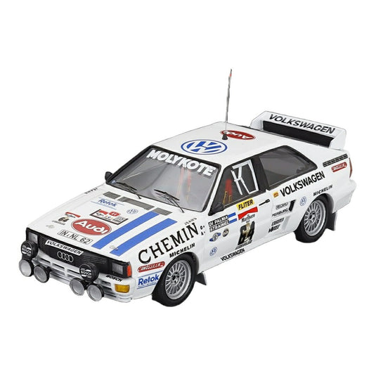 Audiアウディ Quattro ナイトバージョン