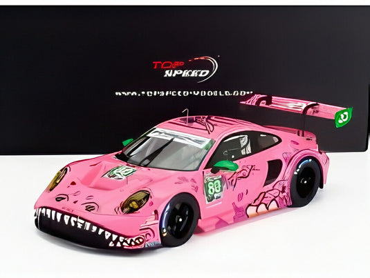 PORSCHE 911 GT3 R チームAOレーシング N80 IMSA USA GTD バージニア 2023 ピンク/ TrueScale 1/18 TOP SPEEDミニカー