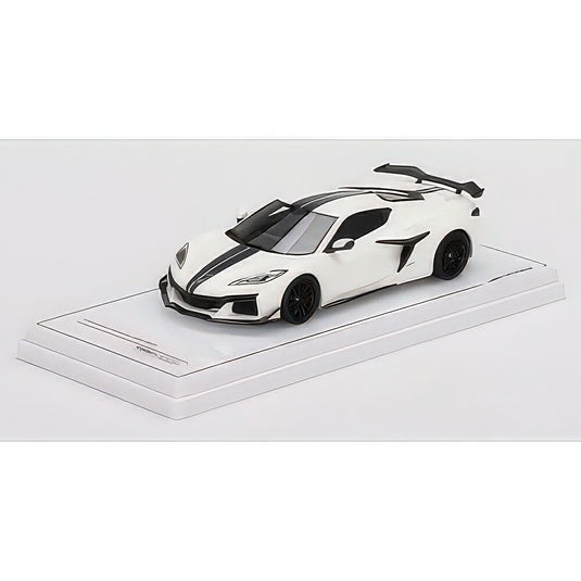 シボレー コルベット Z06 アークティックホワイト 2023 / TrueScale 1/43 ミニカー