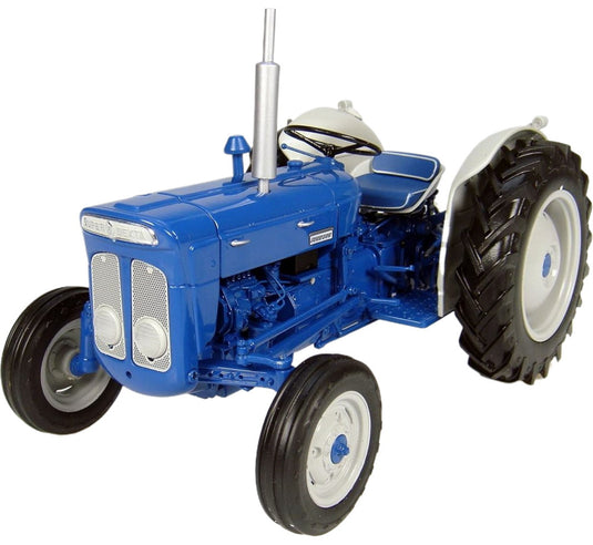 Fordson Super Dexta New Performance 農業機械 / Univrsal Hobbies 1/16 建設機械模型 工事車両