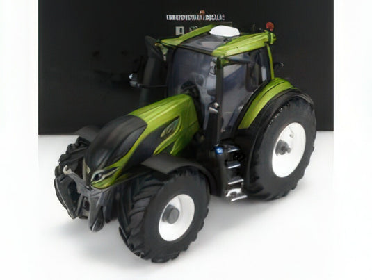 VALTRA  Q305 TRACTOR 2018  GREEN MET トラクタ / Univrsal Hobbies 1/32 建設機械模型 工事車両