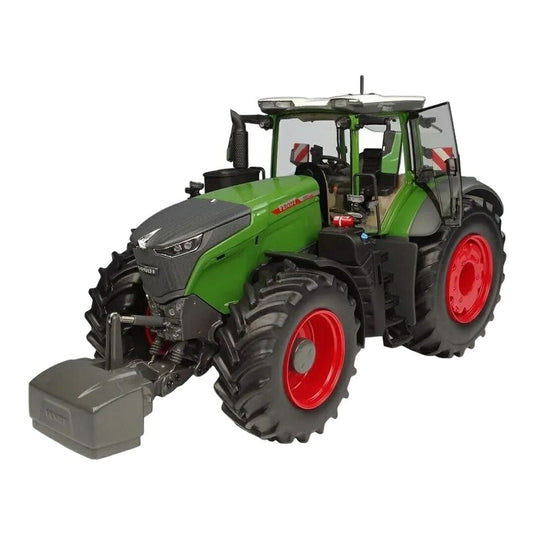 フェント 1052 バリオ ヨーロッパ仕様 2026 トラクター 農機 / Universal Hobbies 1/32 農業機械模型