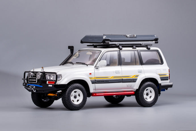 Toyota Land Cruiser J8 white / NZG 1/18 ミニカー