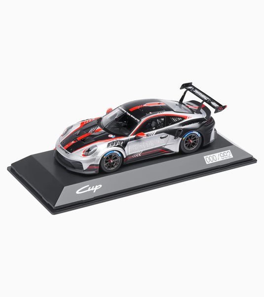 【予約】2027年発売予定 Porscheポルシェ 911 992-2 エンデュランス トロフィー ニュルブルクリンク クーペ 2026 シルバー ブラック レッド 992台限定 ディーラーモデル / Spark 1/43 ミニカー