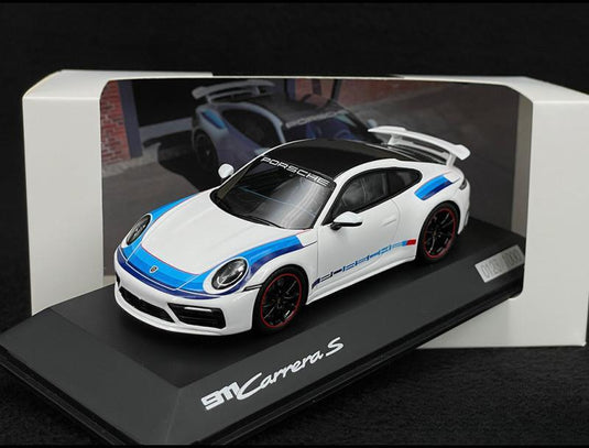 Porscheポルシェディーラーモデル 911 Carrera 4S Aero Kit Type 992 2022 White Blue 1/43 Spark