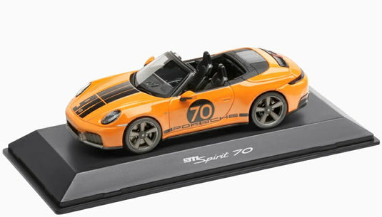 【予約】PORSCHE 911 992 カブリオレ オープン Spirit 70 2025 シグナルオレンジブラック / Spark 1/43 ミニカー