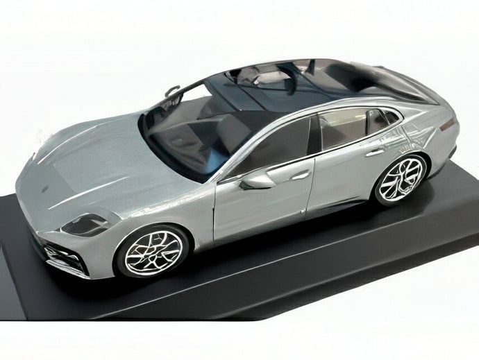 【予約】2025年発売予定ポルシェ - パナメーラE-ハイブリッド（G3）2024 - シルバー  / Spark 1/43  ポルシェ特注ミニカー