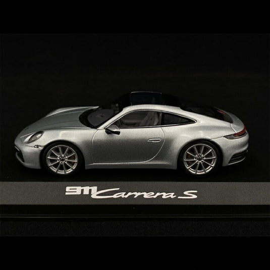 Porsche 911 Type 991 Carrera 4 GTS 2014 コレクターアイテム 箱に軽い摩耗 価格反映済/ Schuco 1/43 ポルシェディーラーモデルミニカー