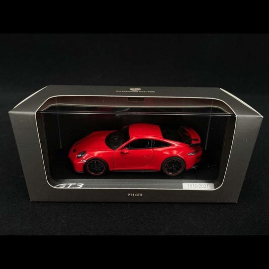 Porsche 911 GT3 992型 2021年モデル ガーズレッド/Minichamps 1/43ミニカー ポルシェ特注