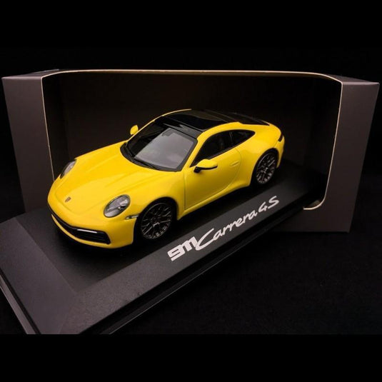 Porsche 911 992型 カレラ 4S クーペ 2019年モデル レーシングイエロー/ブラック/Minichamps 1/43ミニカー ポルシェ特注