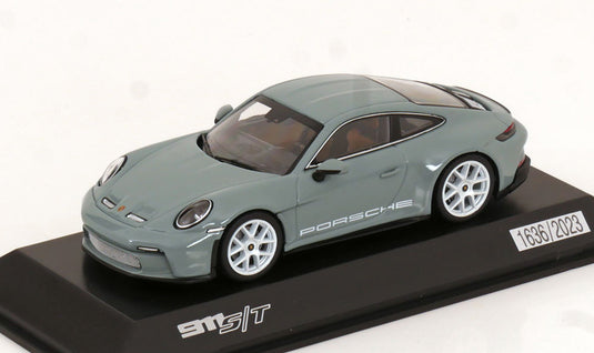 Porsche 911 (992) S/T 60周年記念 Porsche特注モデル 限定2023個/ Spark 1/43 ミニカー