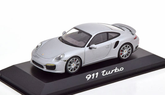 ポルシェ911 991 2013 シルバー / MINICHAMPS 1/43 ミニカー