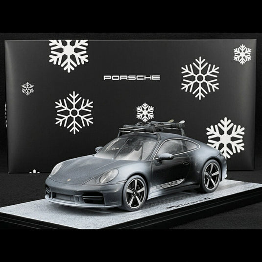 PORSCHE 911 9922 カレラ S クリスマスエディション 2025 スキー＆スノーエフェクト ブラック/ Spark 1/18 500台限定ミニカー