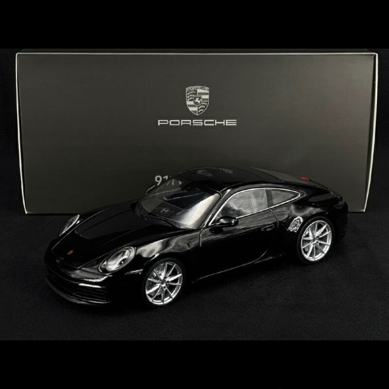 ギャラリービューアに画像をロードする, Porsche 911 Carrera 4S Type 992 2019 ブラック/ MINICHAMPS 1/18 ポルシェディーラーモデルミニカー
