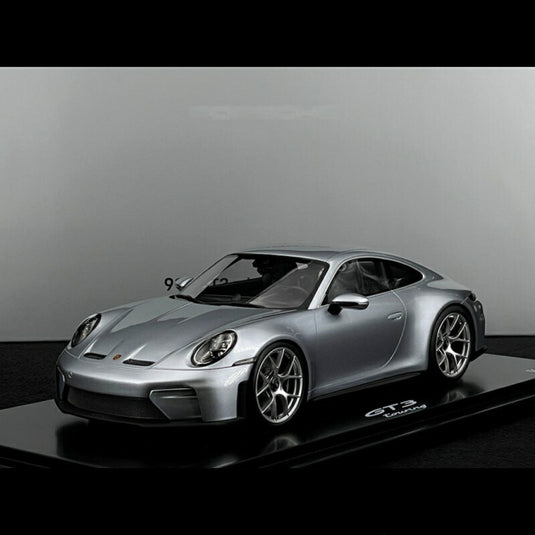 Porsche 911 GT3 Touring Type 992 Phase 2 2024 ポーラシルバー メタリック/ Spark 1/18 ポルシェディーラーモデルミニカー