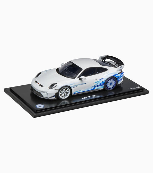 【予約】2027年発売予定 Porscheポルシェ 911 992-2 GT3 クーペ 2025 ホワイト/ライトブルー 500台限定 ディーラーモデル / Spark 1/18 ミニカー