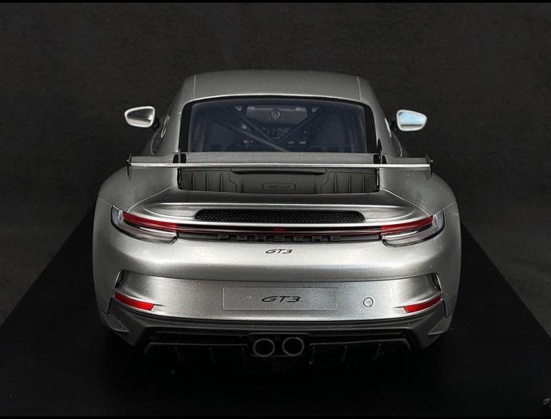 ギャラリービューアに画像をロードする, Porscheポルシェ 911 GT3 Type 992 2021 Silver grey metallic 1/12 Spark
