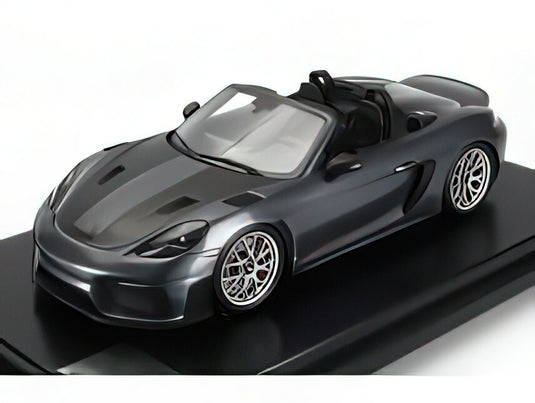 Porsche 718 Spyder RS Type 982 2024 バナジウムグレー メタリック/ Spark 1/12 ポルシェディーラーモデルミニカー