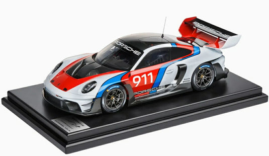 【予約】PORSCHE 911 992 GT3 R N 911 レーシング クーペ 2023 ショーケース付 ホワイト ブルー レッド/ Spark 1/12 300台限定ミニカー