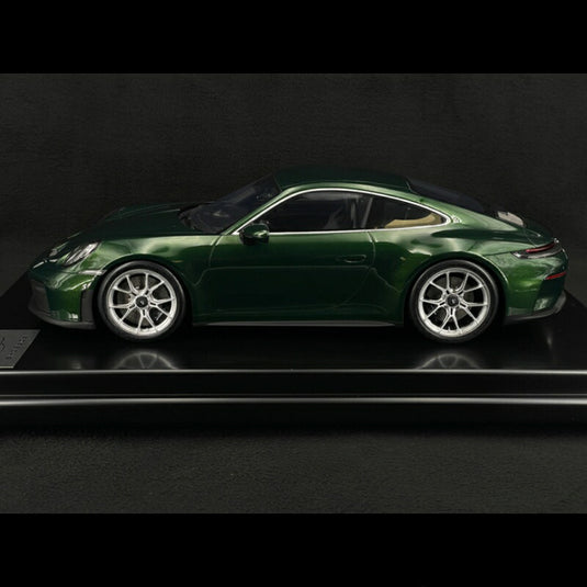 Porsche 911 GT3 Touring Type 992 Phase 2 2024 オークグリーン ネオ メタリック/ Spark 1/12 ポルシェディーラーモデルミニカー