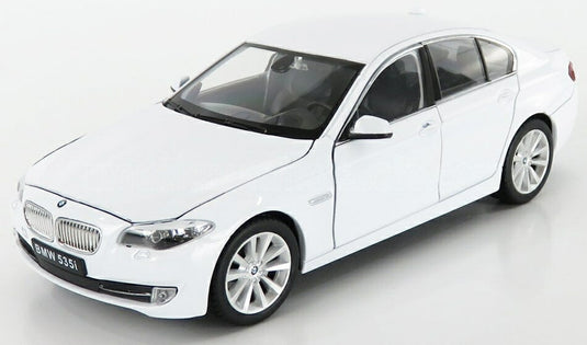 【予約】BMW 5シリーズ 535i (F10) 2010 ホワイト / WELLY 1/24 ミニカー