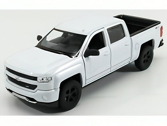 【予約】CHEVROLET SILVERADO ダブルキャブ ピックアップ 2017 ホワイト/ WELLY 1/24 ミニカー