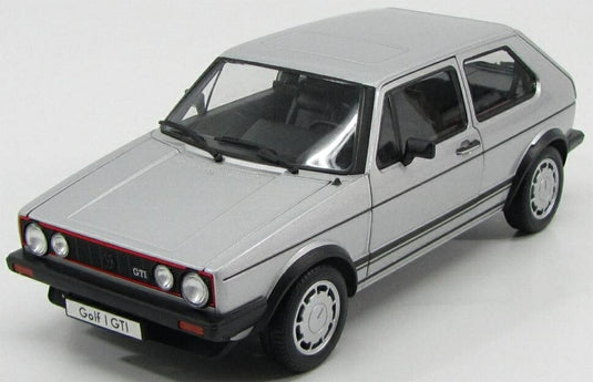 【予約】 VWフォルクスワーゲン Golfゴルフ I GTI Pirelliピレリ 2 Doorドア 1983 シルバー / WELLY 1/18 ミニカー