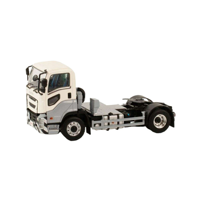 Isuzu Giga Short Cab white  トラック / WSI 1/50 建設機械模型 工事車両