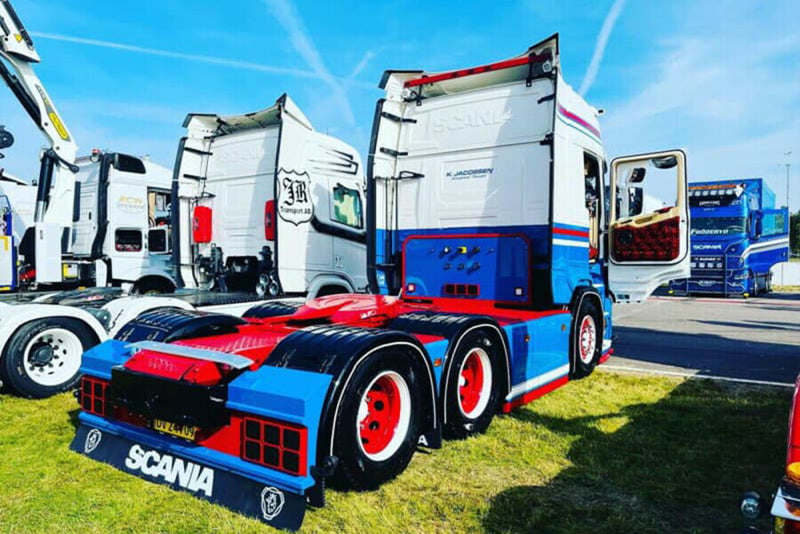 ギャラリービューアに画像をロードする, 【予約】2026年発売予定 Scaniaスカニア R HIGHLINE CR20H 6X2 TAG AXLE Kristian Jacobsen / WSI 1/50 建設機械 模型
