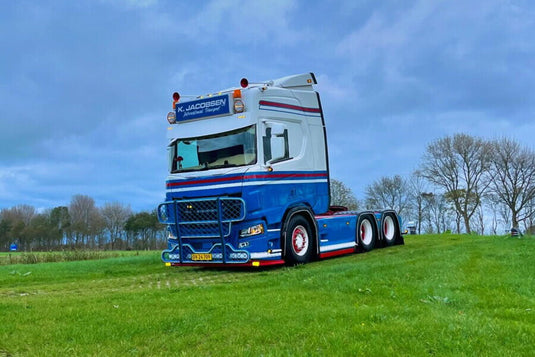 【予約】2026年発売予定 Scaniaスカニア R HIGHLINE CR20H 6X2 TAG AXLE Kristian Jacobsen / WSI 1/50 建設機械 模型
