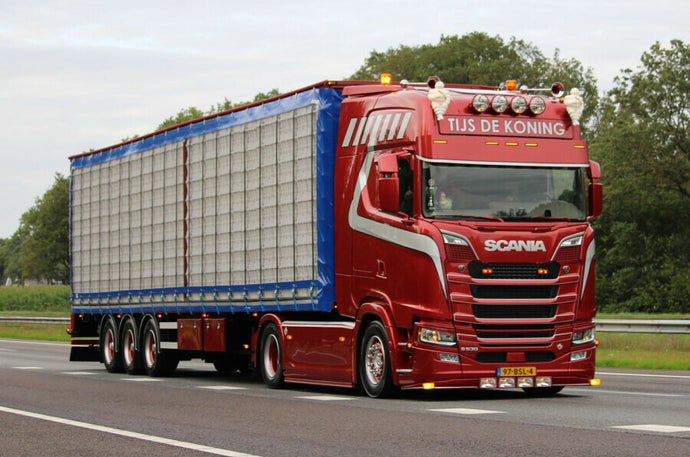 【予約】TIJS DE KONING SCANIA S HIGHLINE CS20H 4X2 BOX TRAILER  3軸 トラック/WSI 1/50 建設機械模型 工事車両