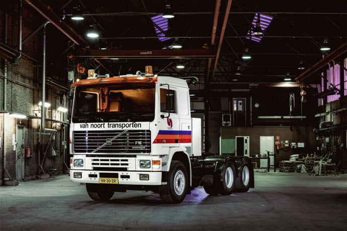 【予約】VAN NOORT TRANSPORTEN VOLVO F16 6X4 トラック/WSI 1/50 建設機械模型 工事車両