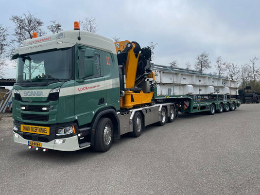 【予約】LOCK TRANSPORT SCANIA R NORMAL CR20N 8X4 SEMI LOW LOADER  4軸 WITH PALFINGER PK 135.002 TEC 7 トラック/WSI 1/50 建設機械模型 工事車両