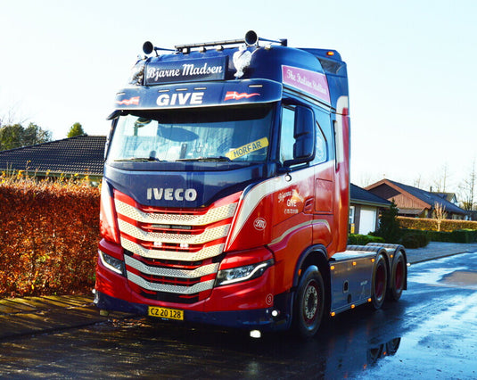 【予約】BJARNE MADSEN IVECO S-WAY AS HIGH 6X2 TAG AXLE トラクタ/WSI 1/50 建設機械模型 工事車両