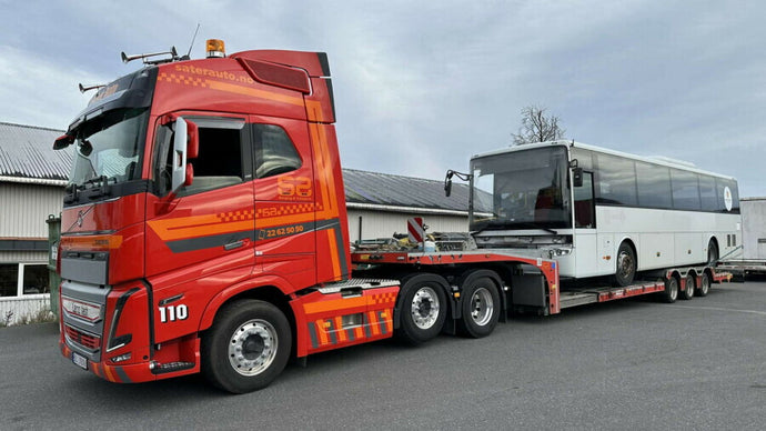 【予約】S?TER AUTO VOLVO FH5 GLOBETROTTER 6X2 TWIN STEER TRUCK TRANSPORTER  3軸 トレーラー/WSI 1/50 建設機械模型 工事車両