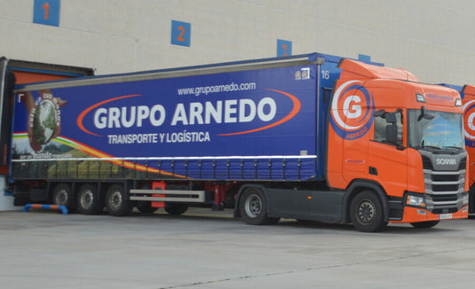 【予約】GRUPO ARNEDO SCANIA R HIGHLINE CR20H 4X2 CURTAINSIDE TRAILER  3軸 トラック/WSI 1/50 建設機械模型 工事車両