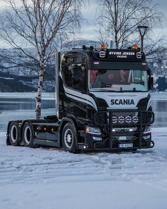 【予約】OYVIND JENSEN SCANIA R NORMAL CR20N 6X2 TAG AXLE トラクタ/WSI 1/50 建設機械模型 工事車両