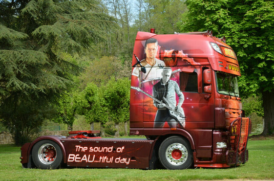 【予約】TRANSPORTS BEAU DAF XF 105 スーパー スペース キャブ  4X2 トラクタ/WSI 1/50 建設機械模型 工事車両